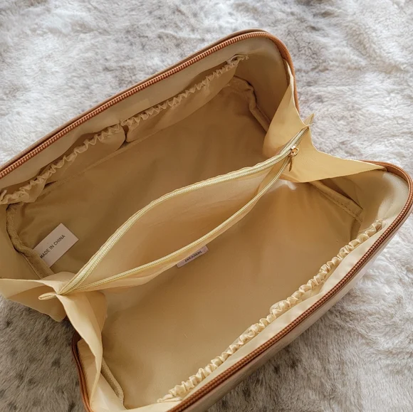 NWT travel cosmetic bag with lots of samples and travel size items - Picture 4 of 16